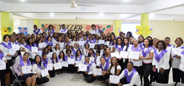 Capacitan en liderazgo afectivo a docentes y orientadores escolares de Boca Chica