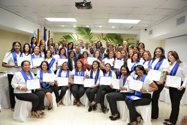 Concluyen en La Vega Diplomado en Lenguaje de Señas con Inclusión a la Comunidad