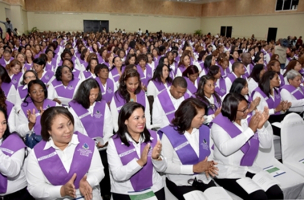 Isfodosu gradúa 323 docentes becados por Inafocam en diferentes programas de especialidades en Educación