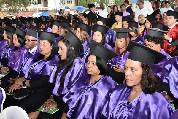 Inafocam y UNPHU gradúan educadores del Gran Santo Domingo